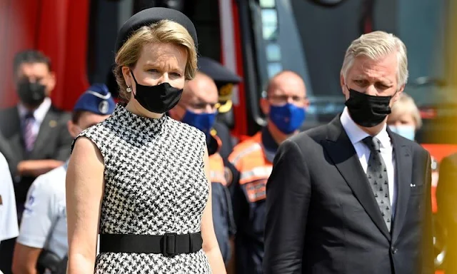 Queen Mathilde wore a houndstooth dress from Carolina Herrera. Crown Princess Elisabeth and Princess Delphine