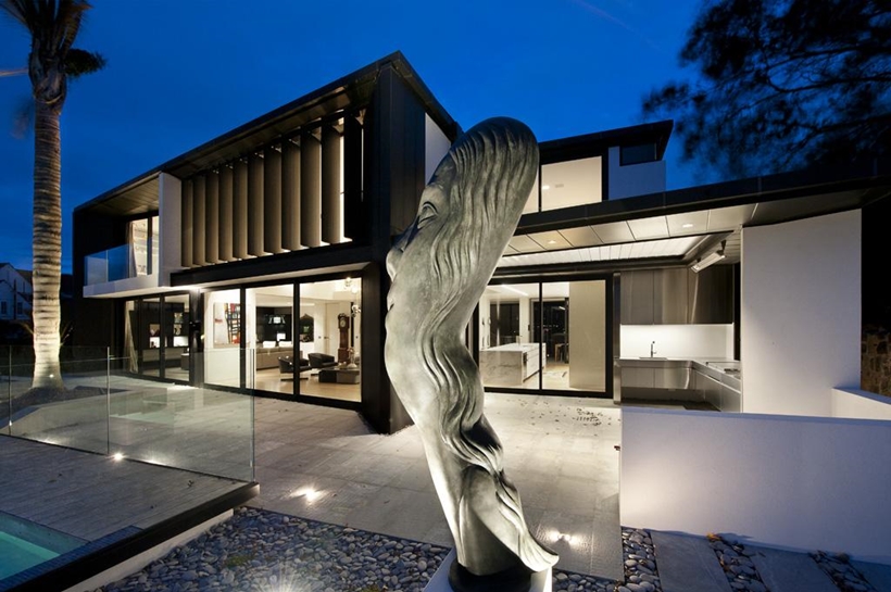 Elegant Property for Contemporary Gentleman New Zealand on globe of architecture 01 Sophisticated Home For Contemporary Gentleman, New Zealand architecture 