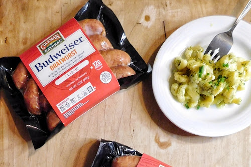 Dill Pickle Macaroni and Cheese with Coleman Natural Budweiser Bratwurst | Nik Snacks