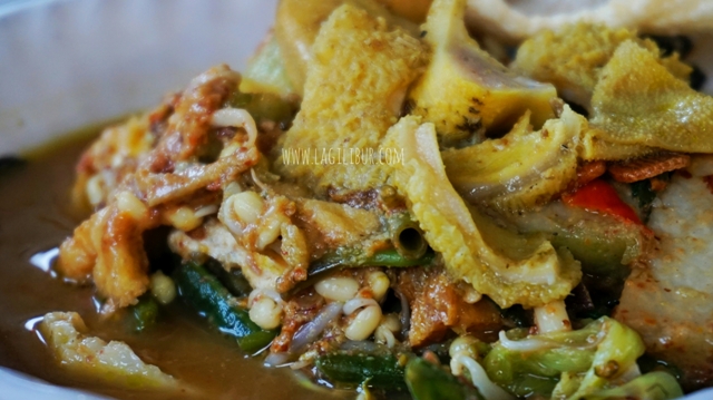 Rujak Soto Bu Sum Ini Wajib Kamu Cicipi Jika Ke Banyuwangi Lagilibur Com