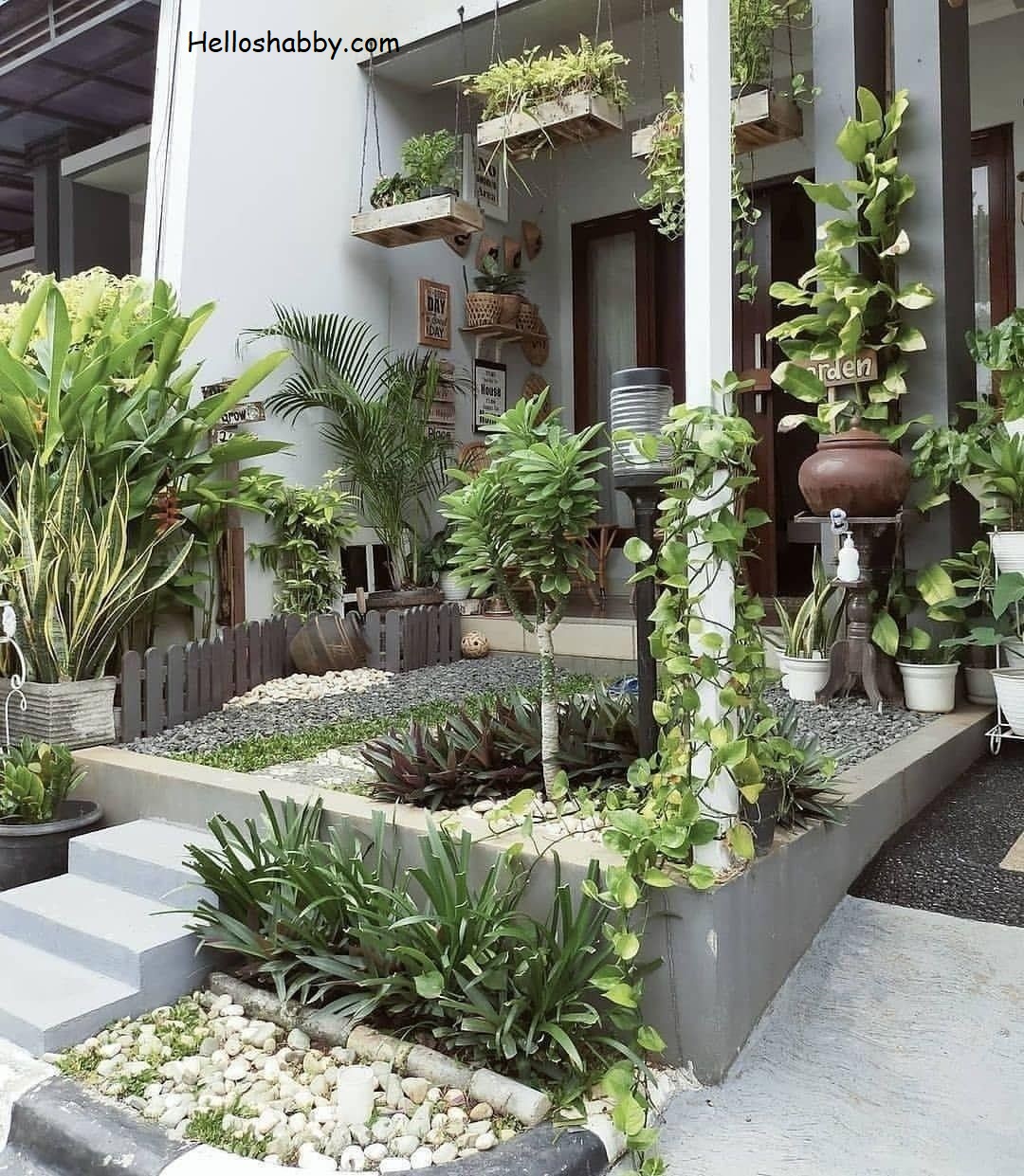 6 Teras Rumah Minimalis Dengan Tanaman Gantung yang Indah Dipandang ...