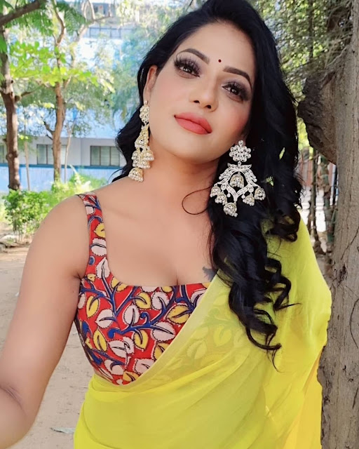 Reshma Pasupuleti Hot In Yellow Saree Photos Navel Queens