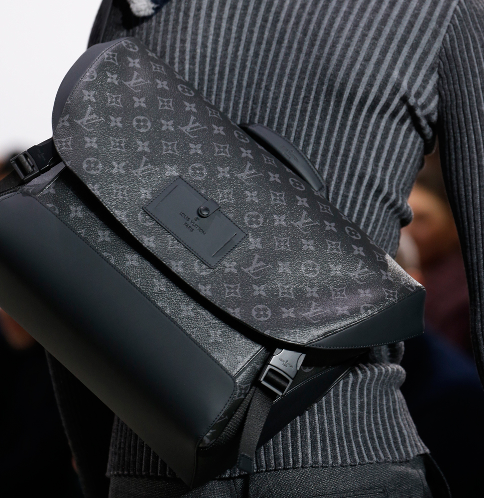 MIKE KAGEE FASHION BLOG: LOUIS VUITTON DEBUTS NEW BAG COLLECTION AT MEN'S  FALL/WINTER 2016 FASHION SHOW IN PARIS