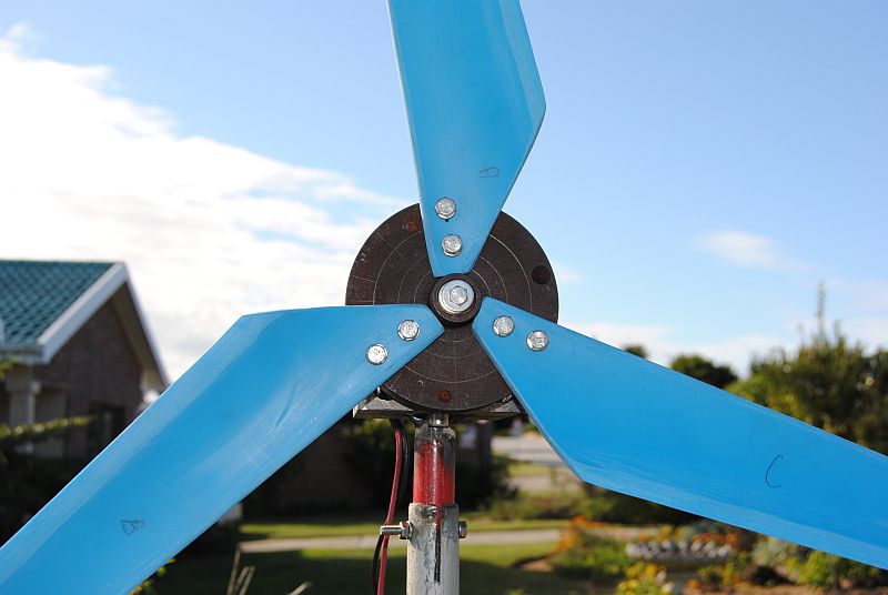 Mad Scientist Projects: Alternative Power: DIY Wind Turbine Project