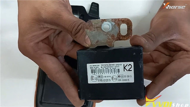 VVDI Mini Prog + Key Tool Max Add Toyota G Chip ID72 Key 1