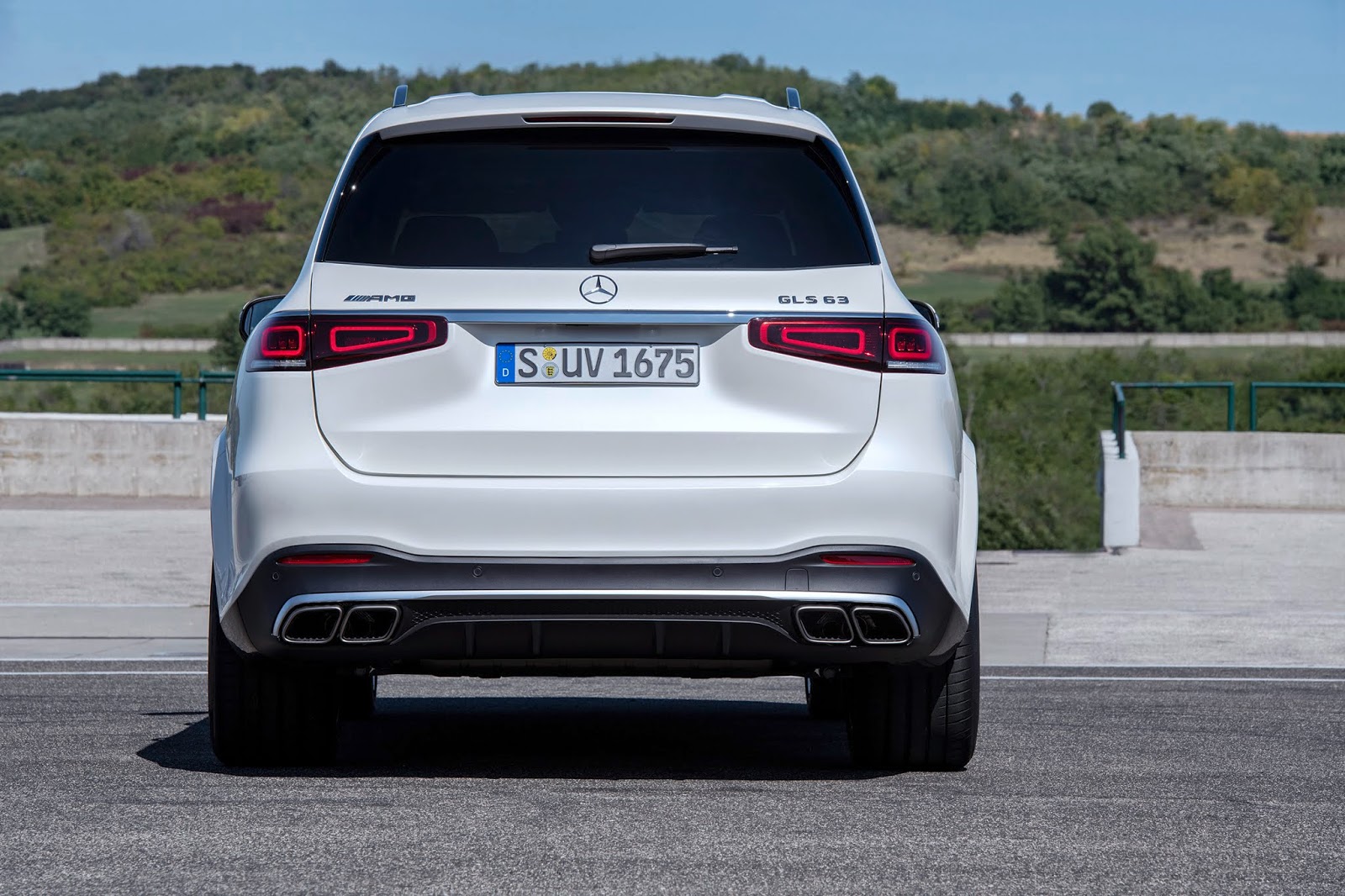 Mercedes. Le V8 AMG reçoit une légère électrification. 19C0840 009