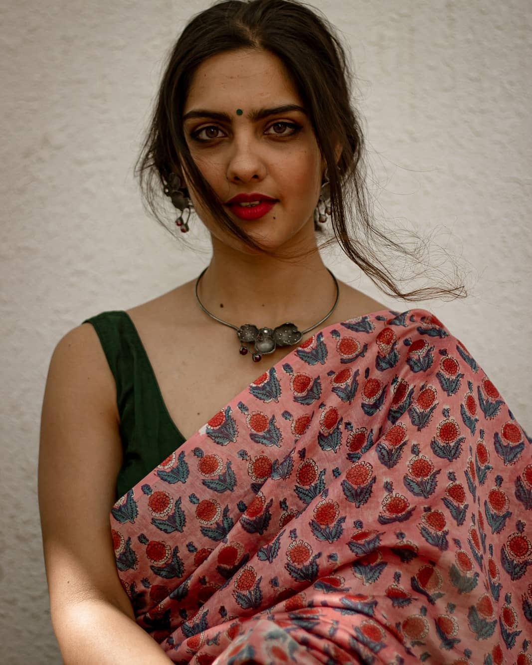 Diksha Sharma New Photos in Saree