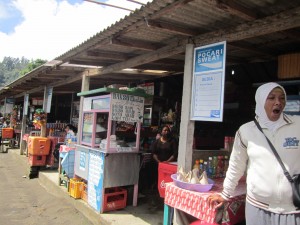 gambar kata mereka selain babi, makanan ayam di bali pun haram 