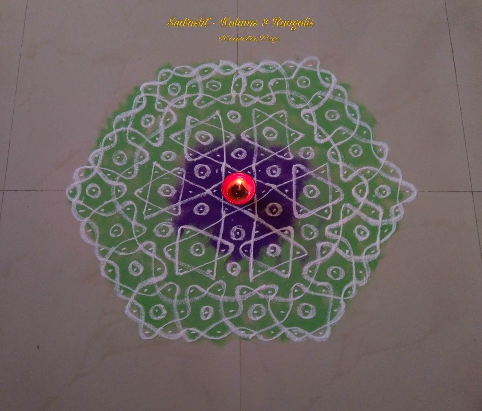 Sudrisht - Kolams & Rangolis: Sikku Kolam (15-8 dots)