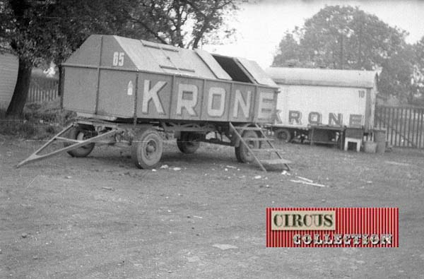 remorque a ordures du cirque Krone 
