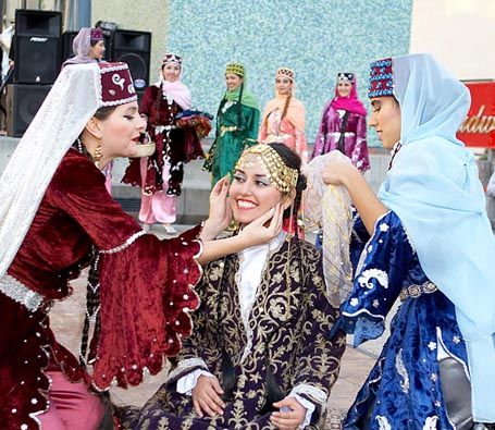 turkish wedding turkey traditional family weddings dance bride dress  dances dresses integration costume groom traditions algeria analysis law eu