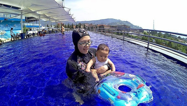 Hijab swimming pool
