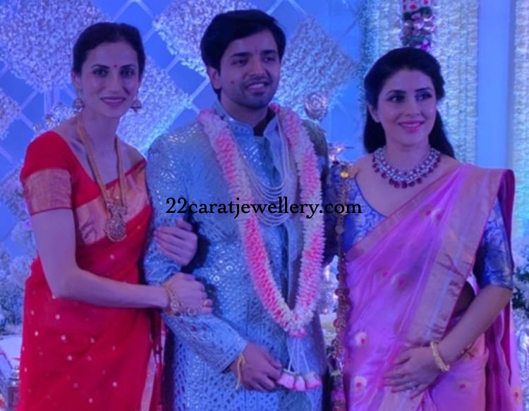 Keerthi Reddy (Tholi Prema fame) in Kundan Jewelry - Jewellery Designs