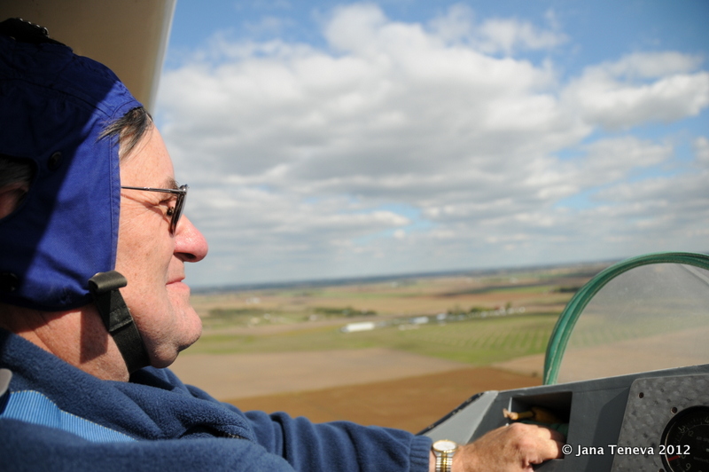Jana around the world Gliding in Ontario & pictures from the air with
