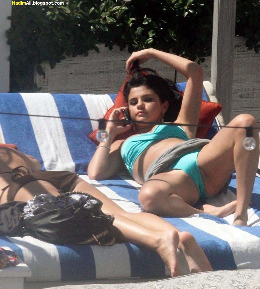 selena-gomez-hot-2012. 