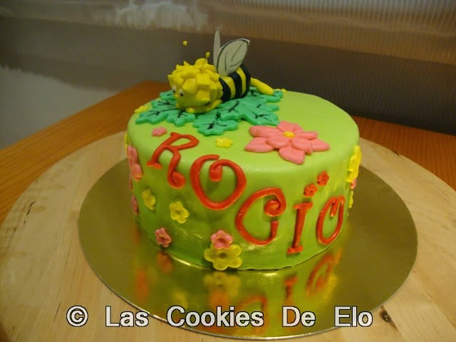 http://lascookiesdeelo.blogspot.com.es/2013/08/tarta-abeja-maya.html