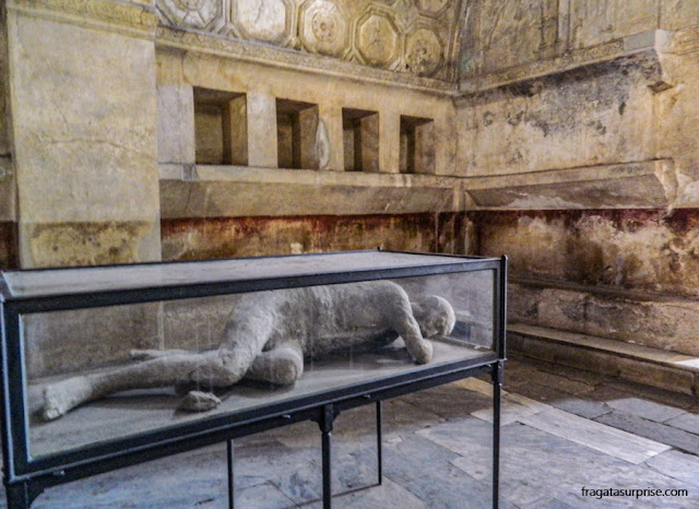 Pompeia: Moldes de gesso reconstituem os corpos dos mortos durante a erupção do Vesúvio