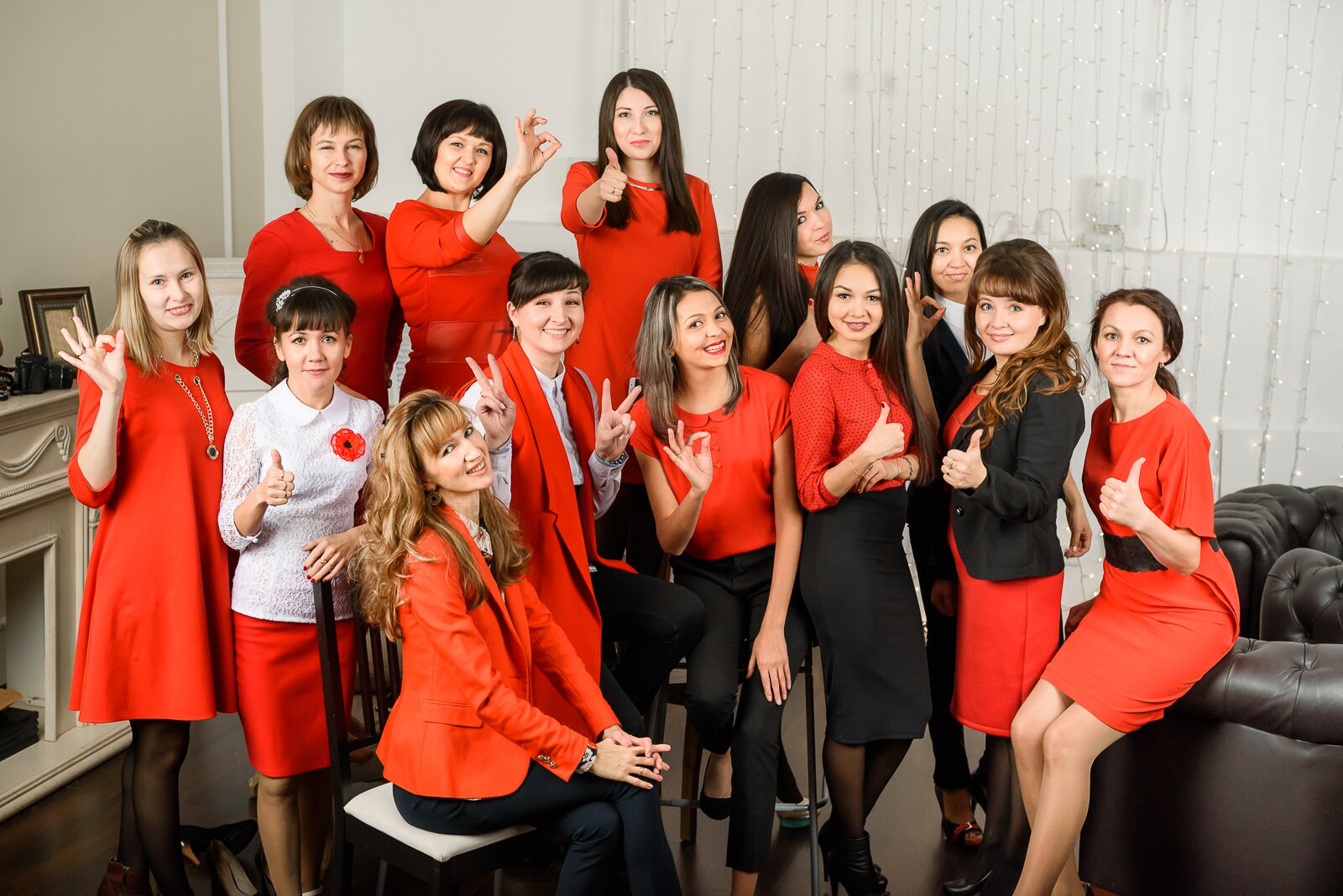 Первая официальная группа. Фото успешных команд женщин. Наша команда бизнес. Твоя команда твой успех.