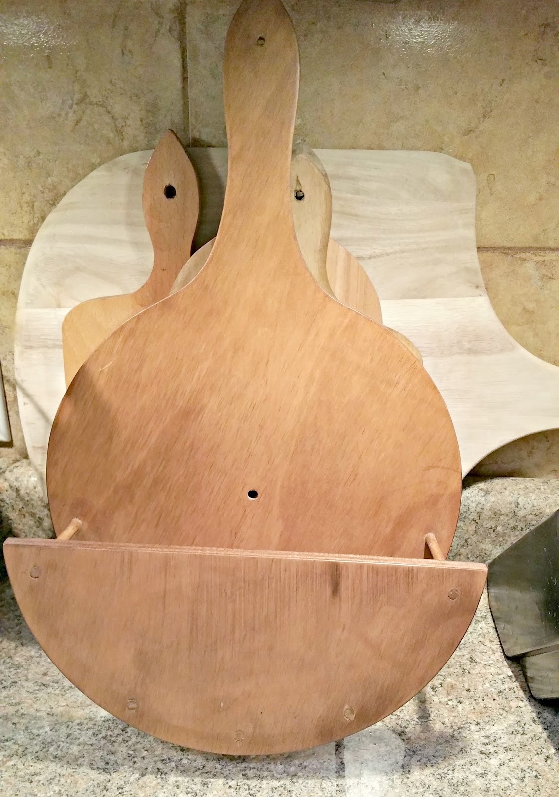 Farm Style Cutting Board Holder Redo It Yourself Inspirations Farm Style Cutting Board Holder