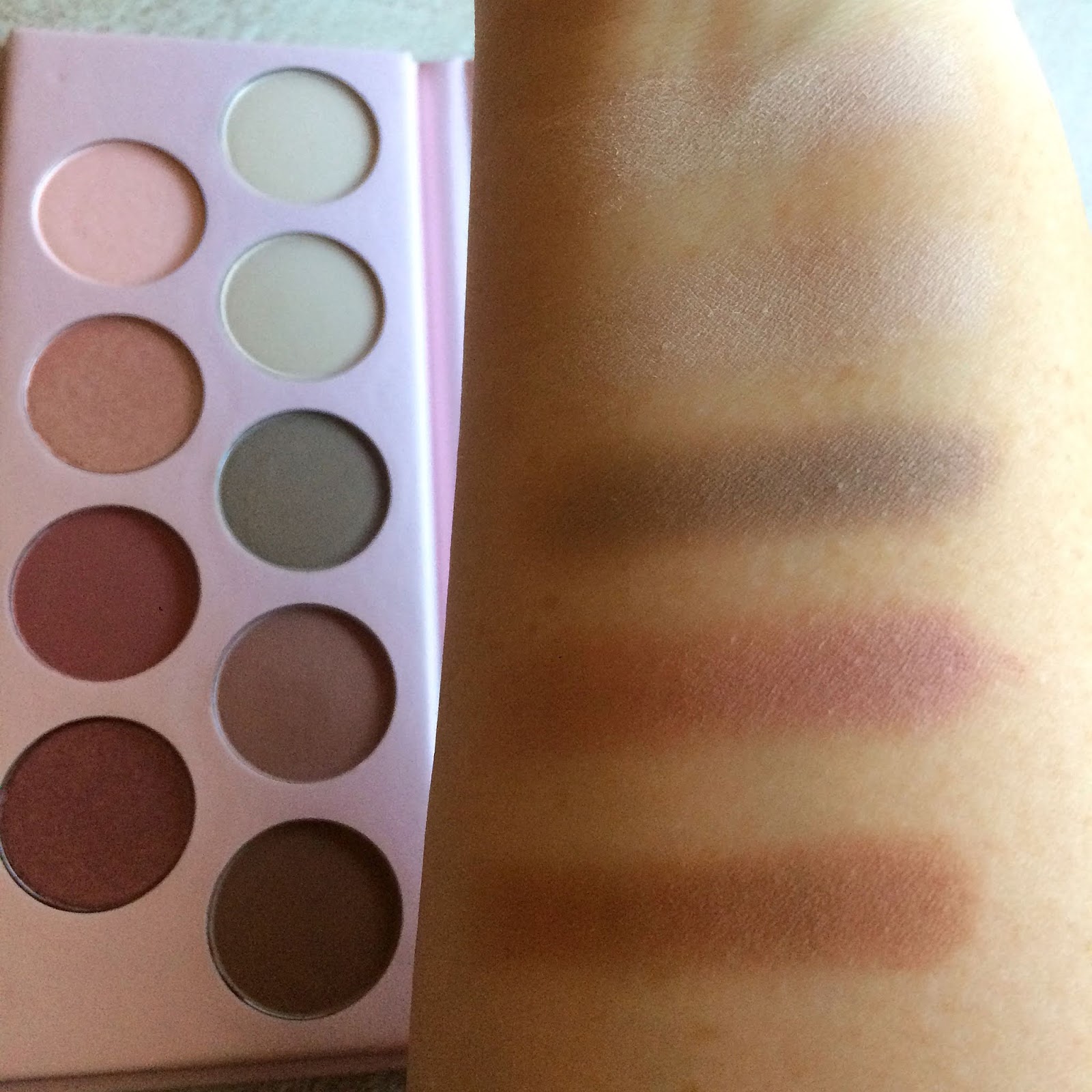 Essence Salut Paris Eyeshadow Palette Review