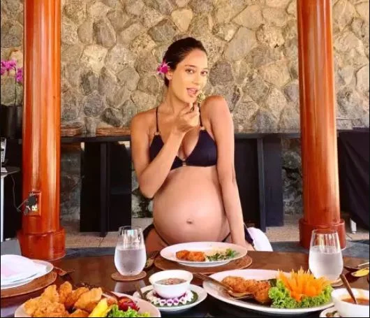 Lisa Haydon announces second pregnancy with adorable Instagram post. See pic