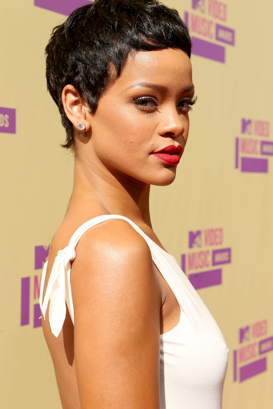Rihanna The 2012 Mtv Video Music Awards Bootymotiontv