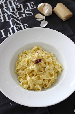 Pasta all'uovo Eiernudeln selbstgemacht, Rezept hier bei kebo homing, "Typisch für... im November.. Lieblingsessen" monatliches Blogevent, Foodstyling, Rezept, Fotografie vom Südtiroler Food- und Lifestyleblog