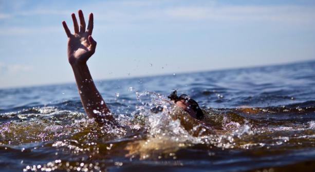 KISAH INSPIRATIF : "19 Jam Terombang Ambing di Laut, Korban Kapal