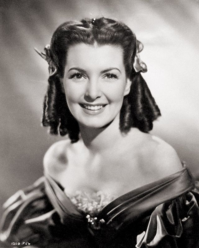 The Archetypal British Beauty: Glamorous Photos of Patricia Roc in the ...