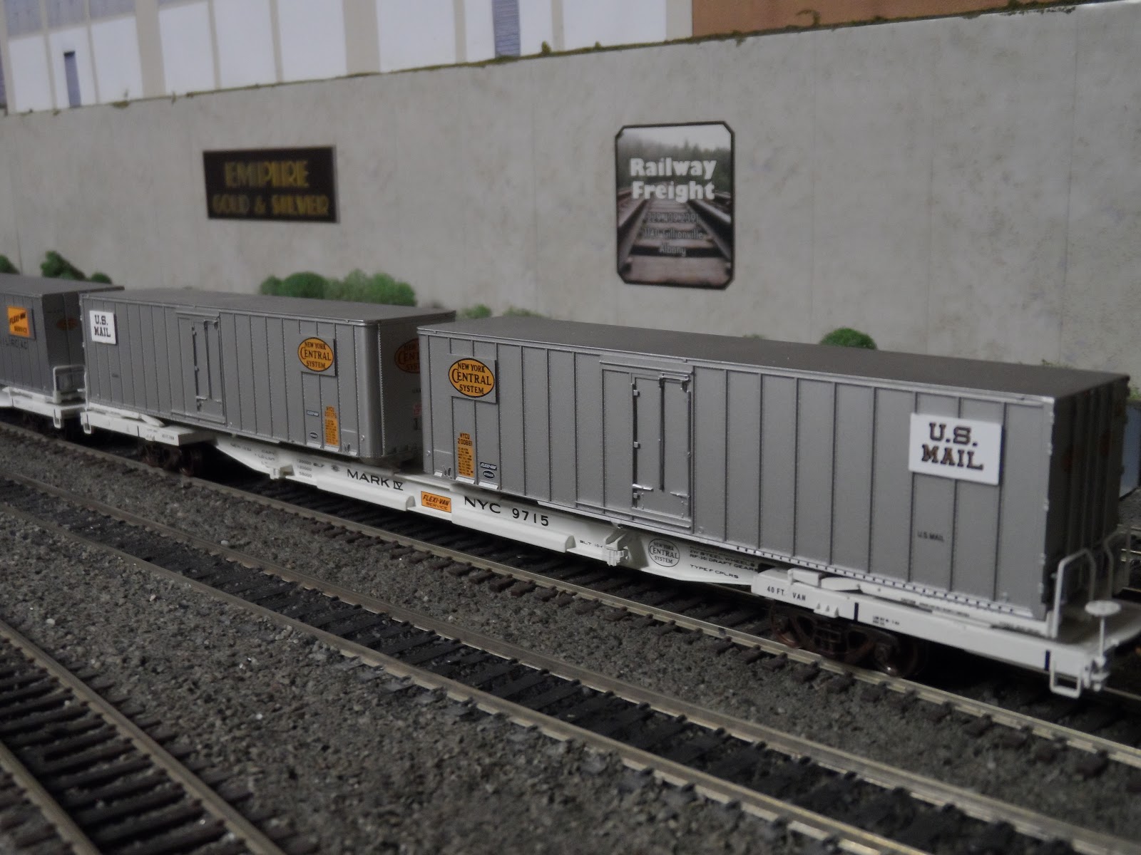 Piggyback (TOFC) and Doublestack (COFC) Train Cars