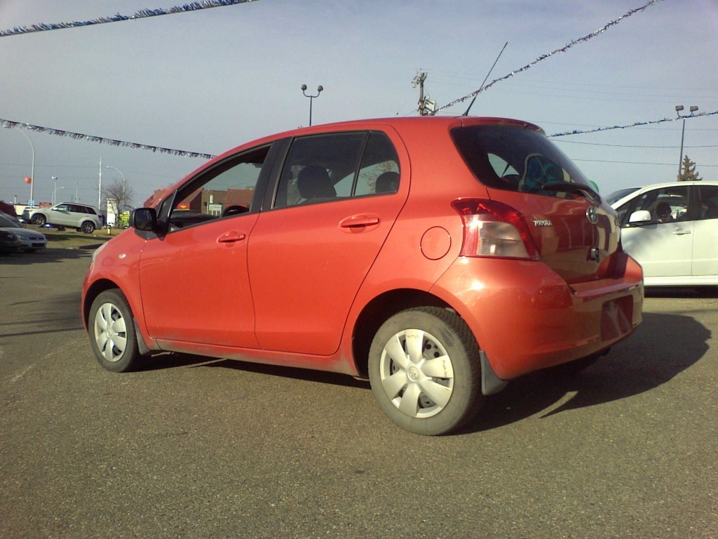 2007 Toyota Yaris Hatchback Hatchback ~ Edmonton Cars