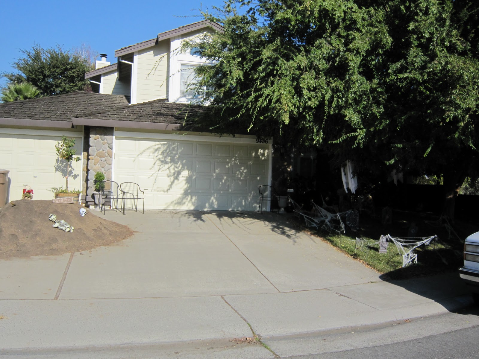 Elk Grove Fallbrook Neighborhood Association Halloween Houses