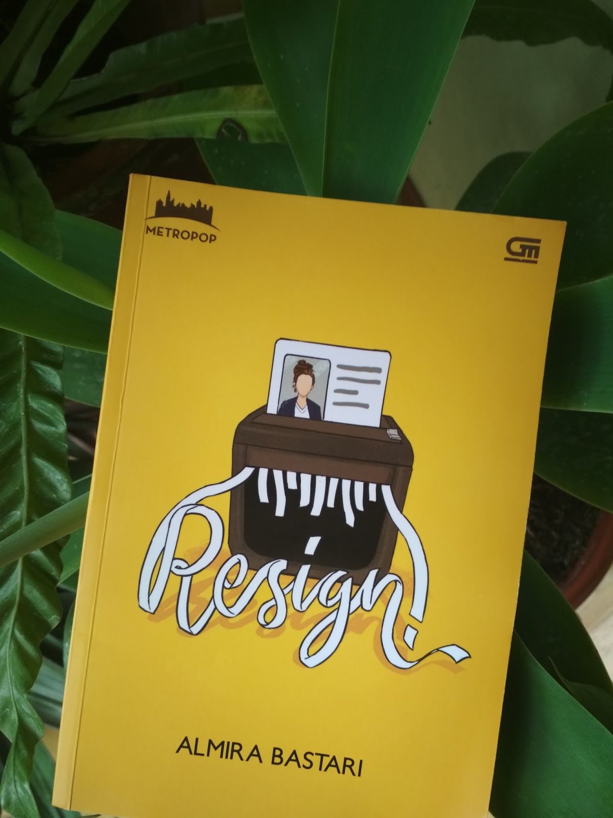 resensi buku resign oleh almira bastari lidinlidin resensi buku resign oleh almira bastari lidinlidin