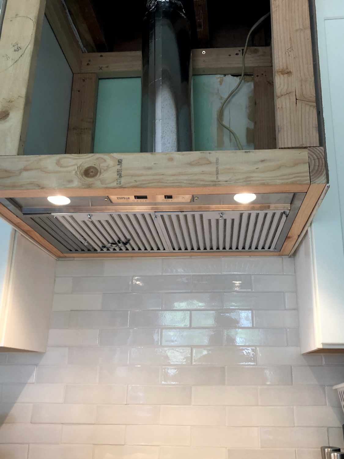 DIY custom straightsided vent hood with Zephyr insert / Create / Enjoy