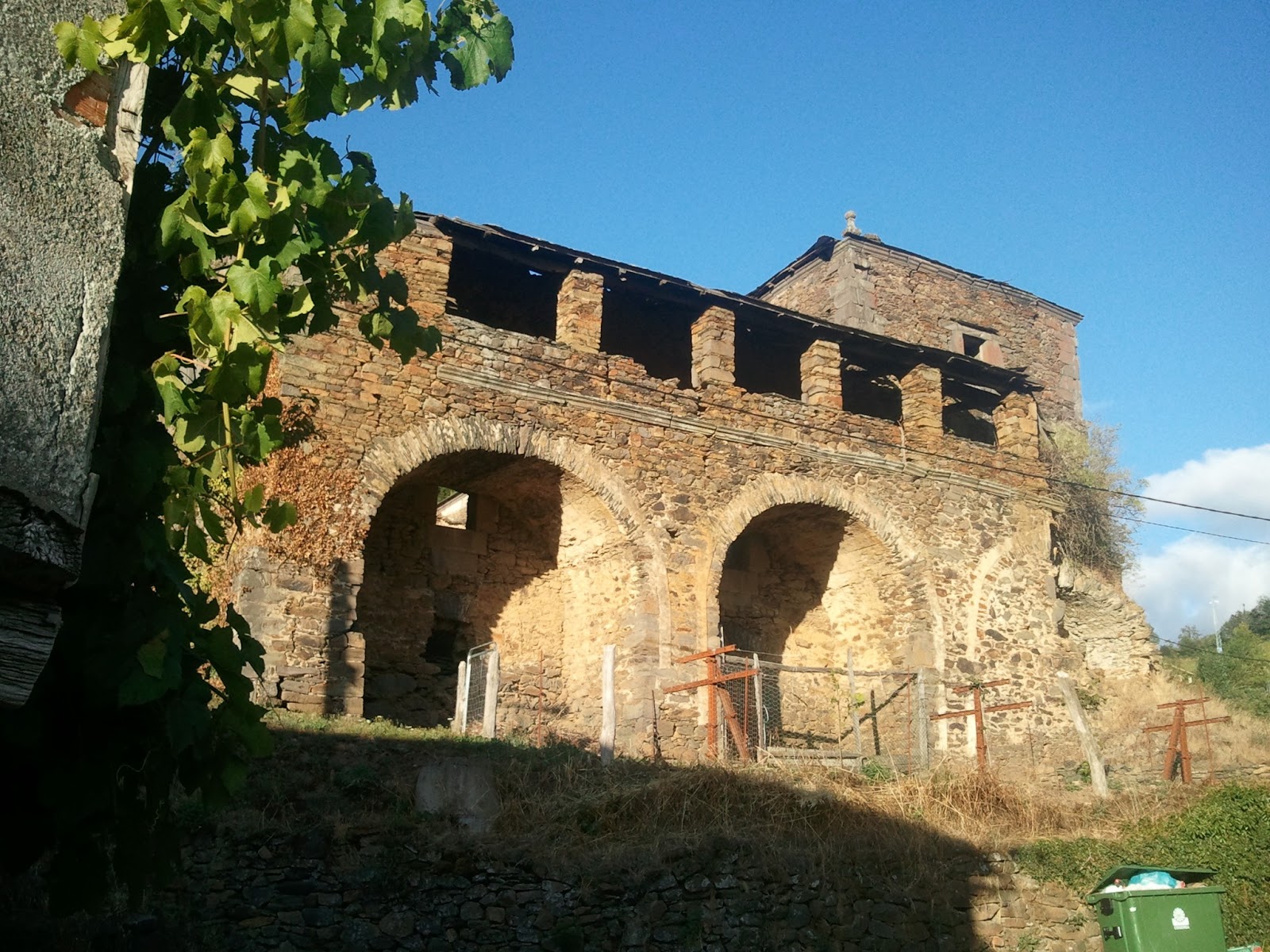 Ibias parroquia de tormaleo Una ruina en Tormaleo