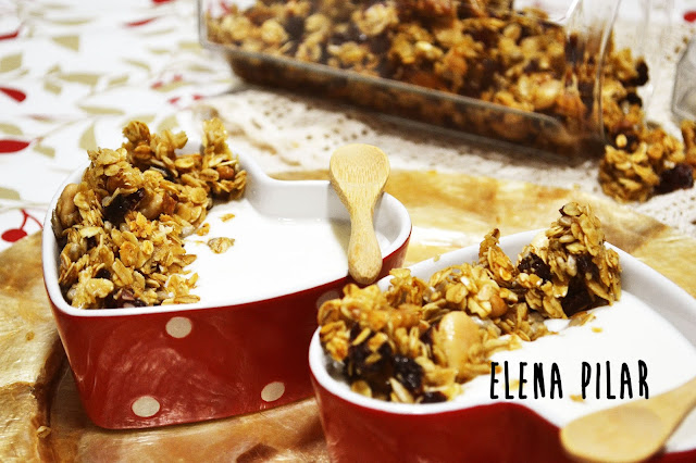 Granola casera de avena con miel y frutos secos