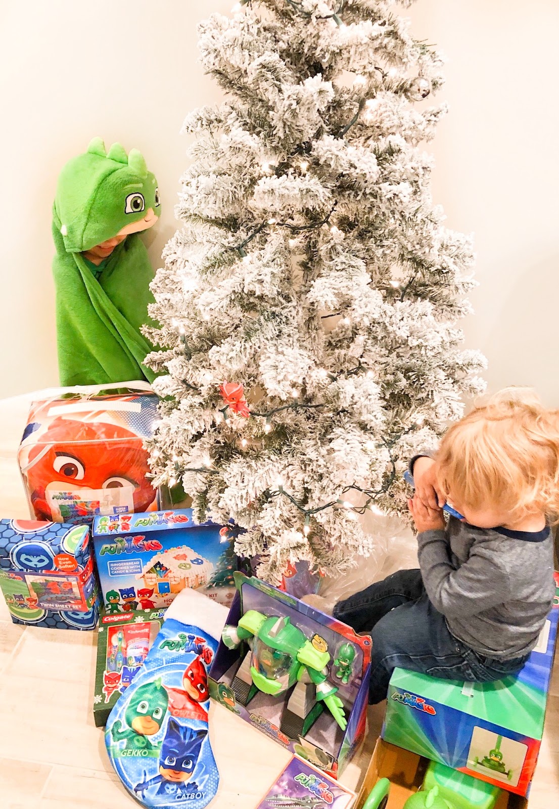 pj masks, holidays, holiday time, christmastime, christmas, holiday fun, christmas fun, ny mom, long island mom, long island parents, new york blogger, new york mom