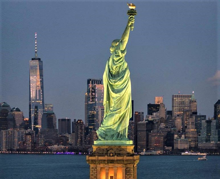 Fieggentrio Waarom is het Vrijheidsbeeld in New York groen? Fieggentrio Waarom is het Vrijheidsbeeld in New York groen?