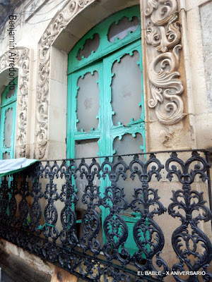 Puertas y ventanas azules [y verdes] en Oaxaca. Noticias en tiempo real