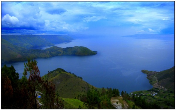 10 Fakta Menarik & Unik di Dunia: 10 Danau Gunung Berapi 