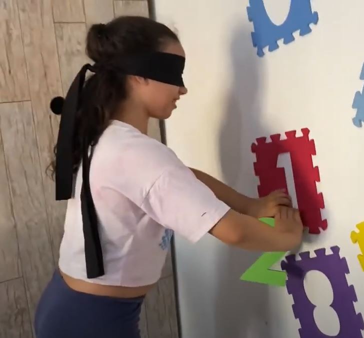 Spiele mit verbundenen Augen