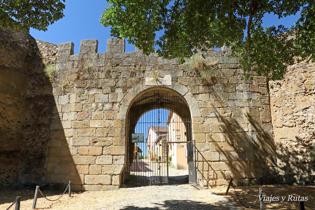 Puerta de la muralla de Granadilla