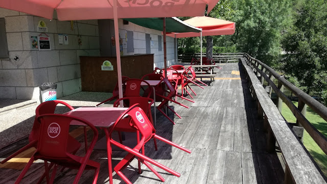 esplanada do bar da Praia fluvial de cavez esplanada do bar da Praia fluvial de cavez