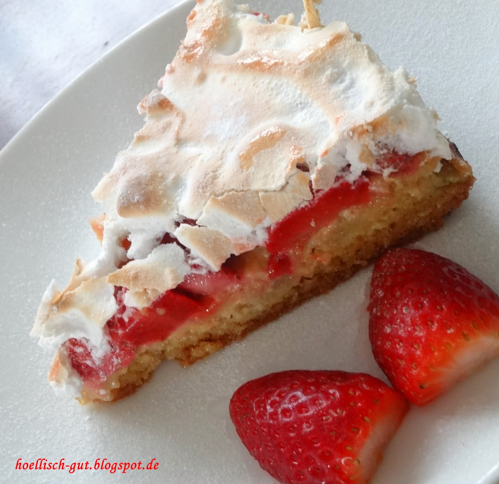 A New Day: Erdbeer-Rhabarber Kuchen mit Baiserhaube, zum Muttertag