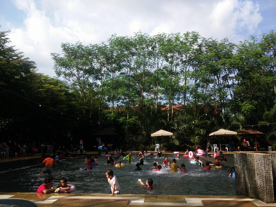 Qissoh Abi قصة أبي Mandi Manda Di Putera Valley Tanah Merah