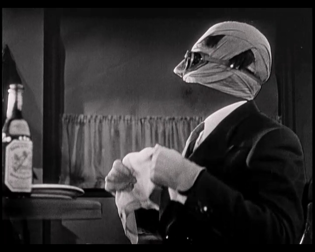 Mr. Movie The Invisible Man (1933) (Movie Review)