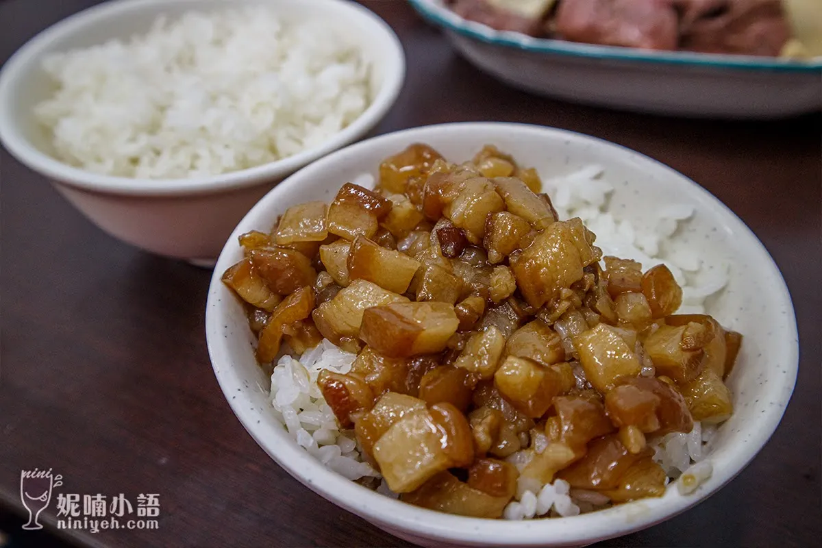 安平美食｜阿財牛肉湯。午餐開到宵夜場的牛肉湯店