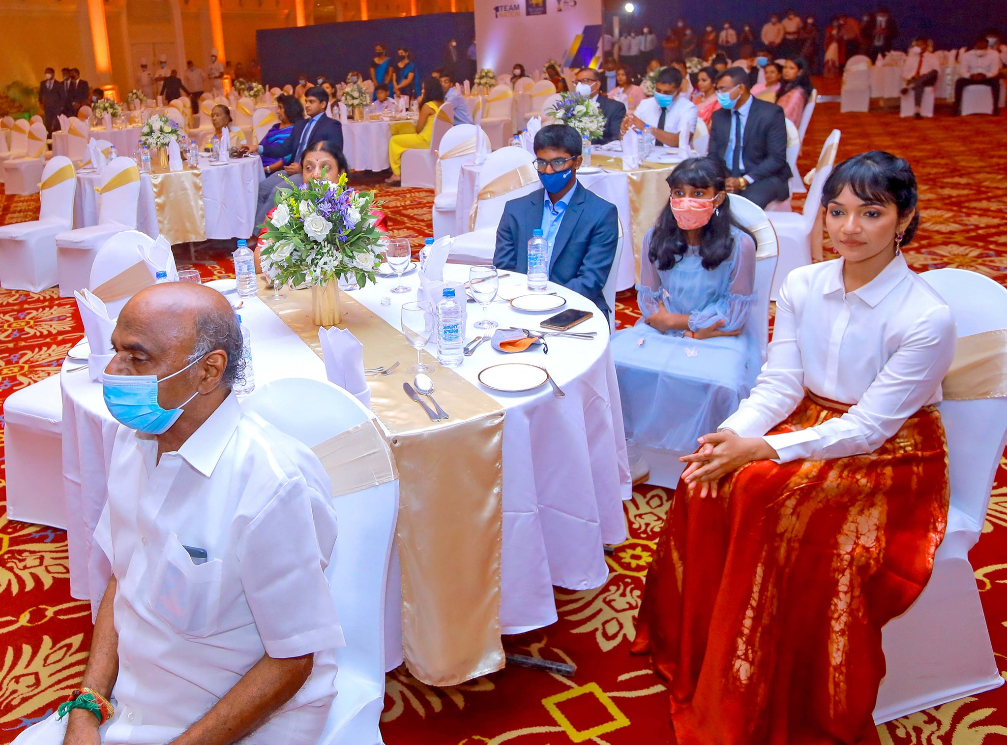 1996 ලෝක කුසලාන රිදී ජුබිලි සැමරීම ක්රිකට් ක්රීඩාව බේරා දෙන්න