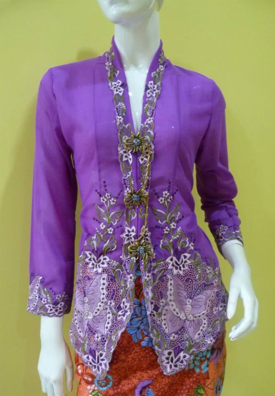 Lost in the past: #AtoZChallenge K is for Kebaya
