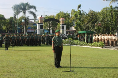 TUMBUHKAN SIKAP NASIONALISME KODIM SRAGEN LAKSANAKAN UPACARA BENDERA